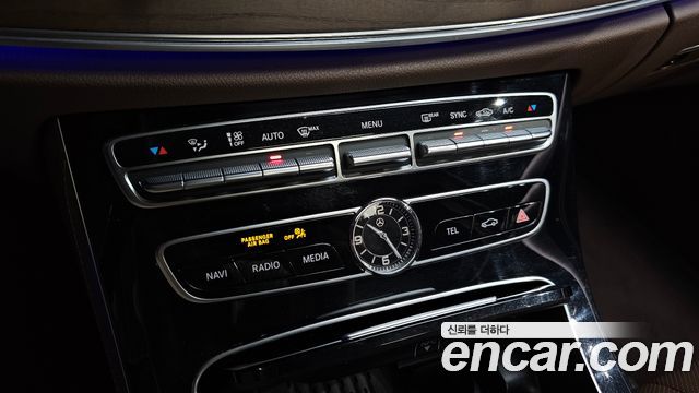Mercedes-Benz E-Class E300 4MATIC Exclusive