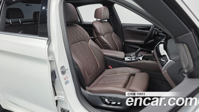 BMW 5-Series 530e M Sport