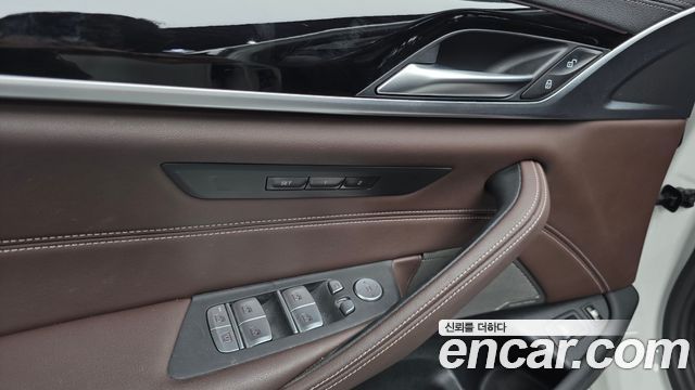 BMW 5-Series 530e M Sport