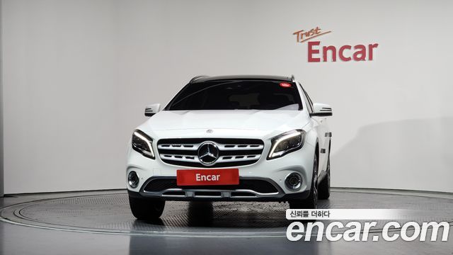 Mercedes-Benz GLA-Class GLA250 4MATIC