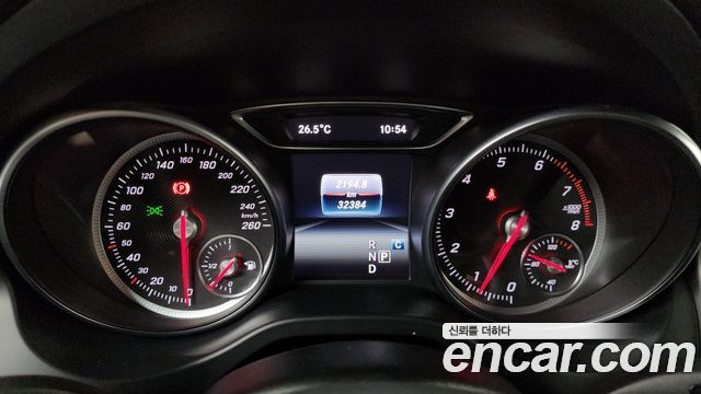 Mercedes-Benz GLA-Class GLA250 4MATIC