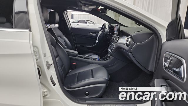 Mercedes-Benz GLA-Class GLA250 4MATIC