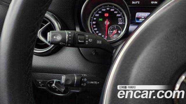 Mercedes-Benz GLA-Class GLA250 4MATIC