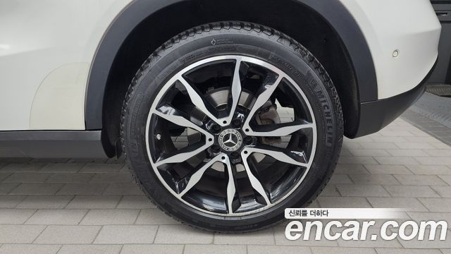 Mercedes-Benz GLA-Class GLA250 4MATIC