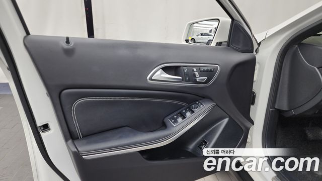 Mercedes-Benz GLA-Class GLA250 4MATIC
