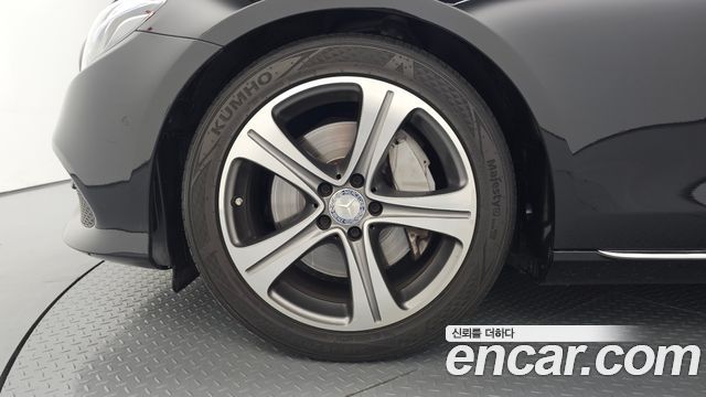 Mercedes-Benz E-Class E300 AV Intelligent Drive