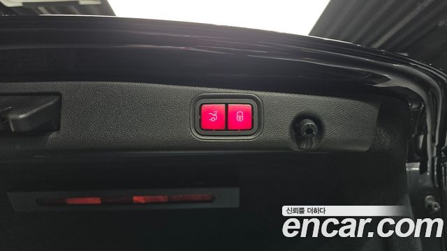 Mercedes-Benz E-Class E300 AV Intelligent Drive