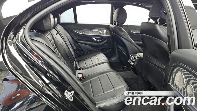 Mercedes-Benz E-Class E350 4MATIC AMG Line