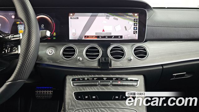 Mercedes-Benz E-Class E350 4MATIC AMG Line