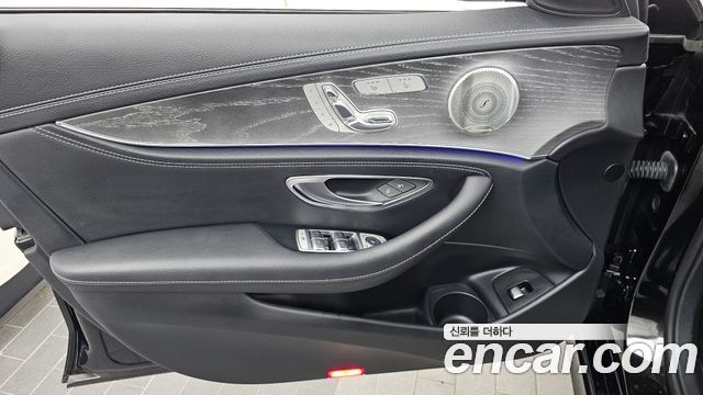 Mercedes-Benz E-Class E350 4MATIC AMG Line