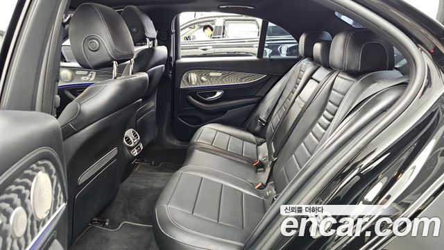 Mercedes-Benz E-Class E350 4MATIC AMG Line