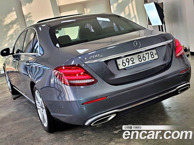 Mercedes-Benz E-Class E200 Avantgarde