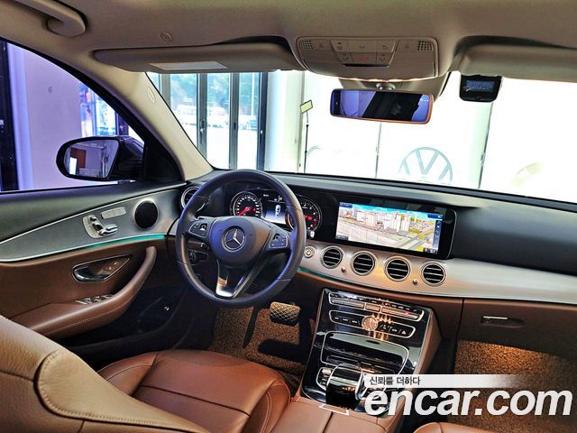 Mercedes-Benz E-Class E200 Avantgarde
