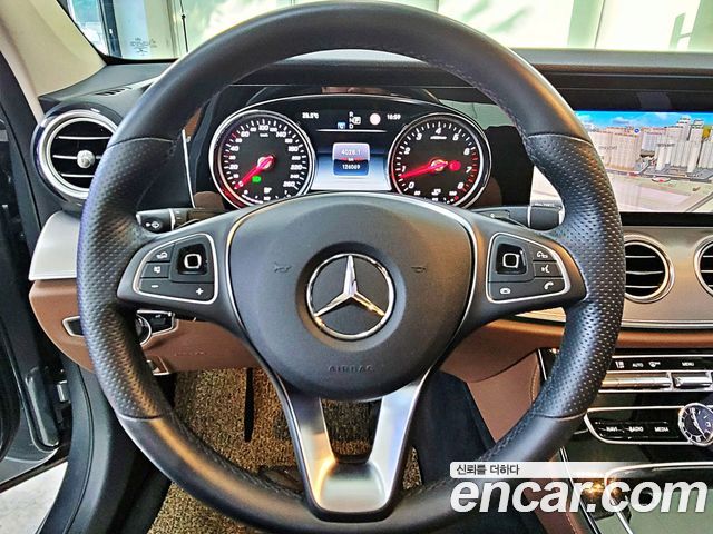 Mercedes-Benz E-Class E200 Avantgarde
