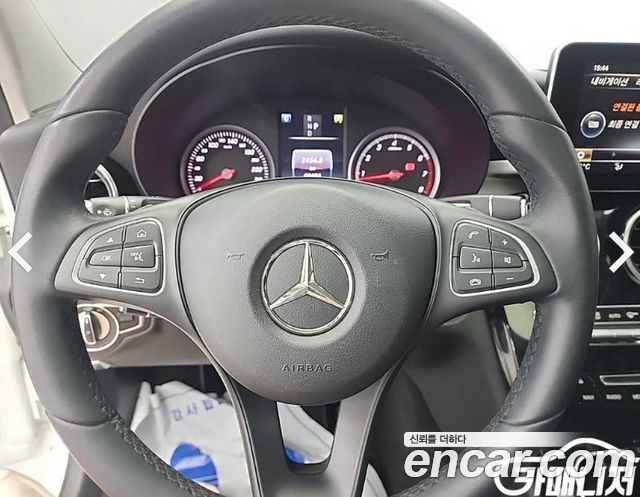 Mercedes-Benz C-Class C200