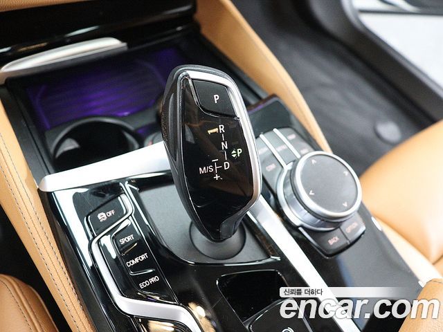 BMW 5-Series 520i Luxury