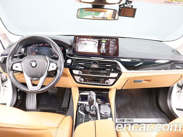 BMW 5-Series 520i Luxury