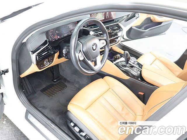 BMW 5-Series 520i Luxury
