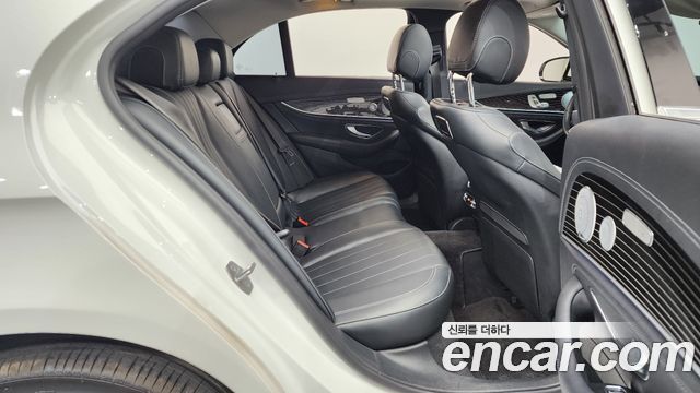 Mercedes-Benz E-Class E400 4MATIC Exclusive