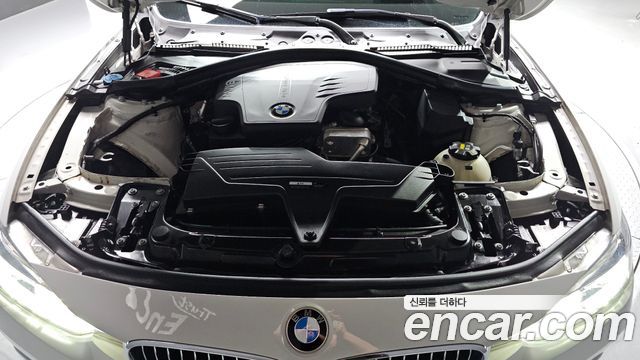BMW 3-Series 320i Luxury