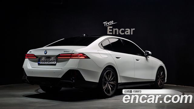 BMW 5-Series 530i xDrive M Sport