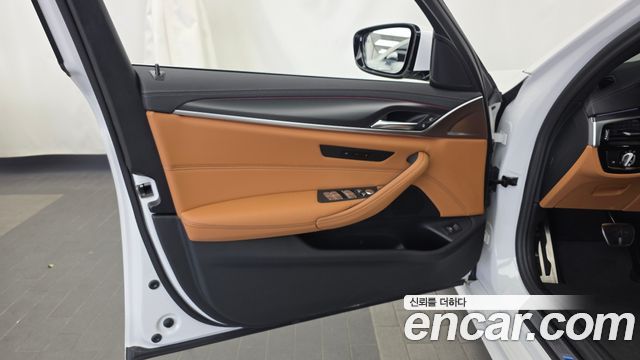 BMW 5-Series 520i M Sport