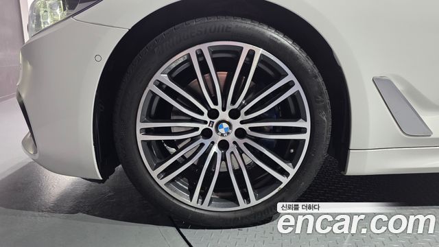 BMW 5-Series 530i xDrive M Sport Package Plus
