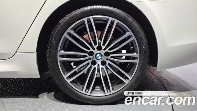 BMW 5-Series 530i xDrive M Sport Package Plus