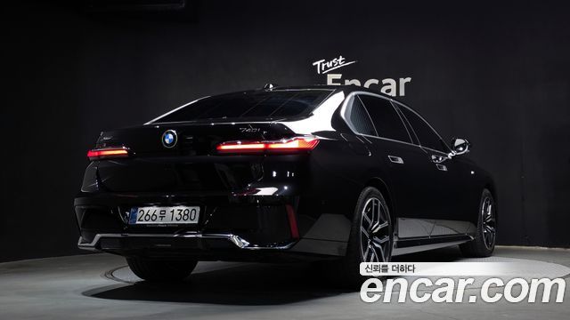 BMW 7-Series 740i xDrive M Sport