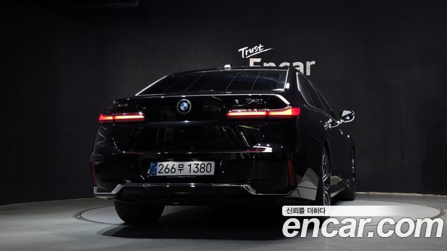 BMW 7-Series 740i xDrive M Sport
