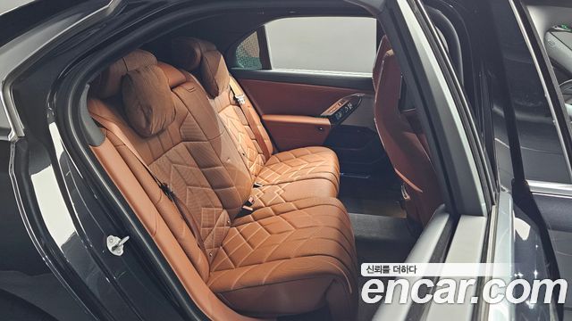 BMW 7-Series 740i xDrive M Sport