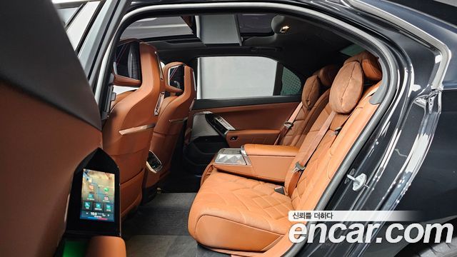 BMW 7-Series 740i xDrive M Sport