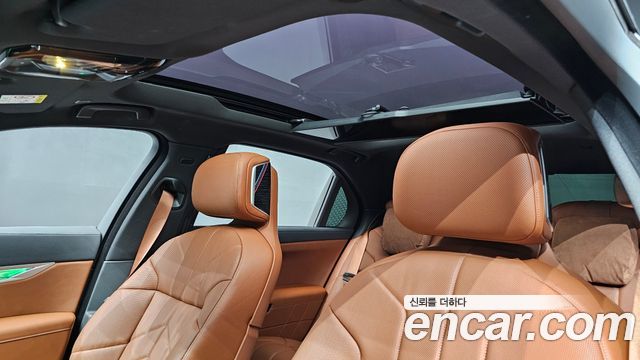 BMW 7-Series 740i xDrive M Sport