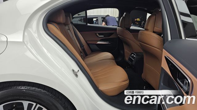 Mercedes-Benz E-Class E200 Avantgarde