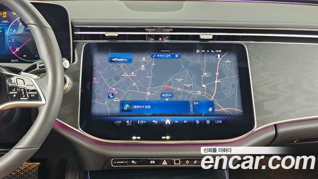 Mercedes-Benz E-Class E200 Avantgarde