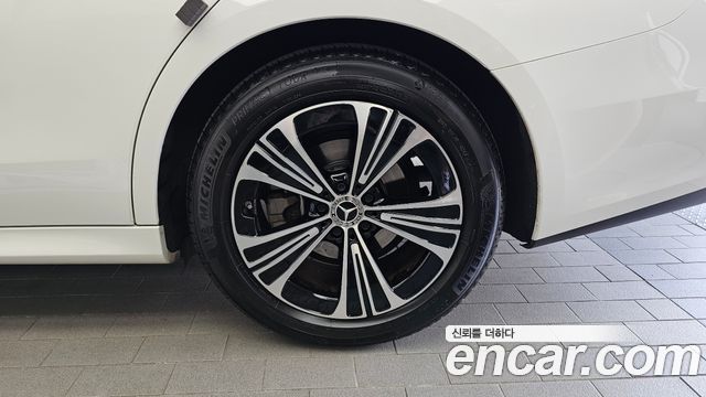 Mercedes-Benz E-Class E200 Avantgarde