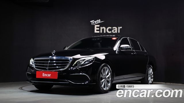 Mercedes-Benz E-Class E300 4MATIC Exclusive