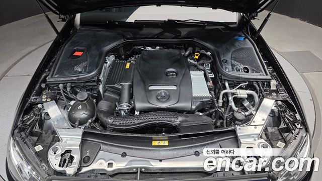 Mercedes-Benz E-Class E300 4MATIC Exclusive