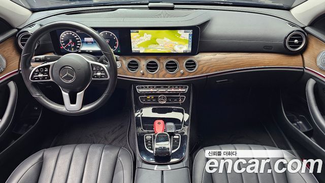 Mercedes-Benz E-Class E300 4MATIC Exclusive