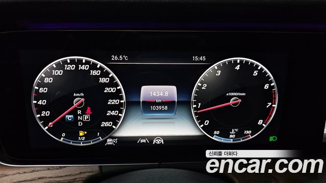 Mercedes-Benz E-Class E300 4MATIC Exclusive