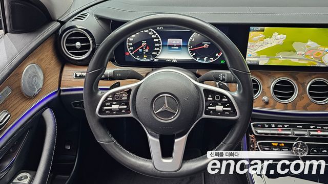 Mercedes-Benz E-Class E300 4MATIC Exclusive
