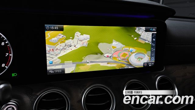 Mercedes-Benz E-Class E300 4MATIC Exclusive