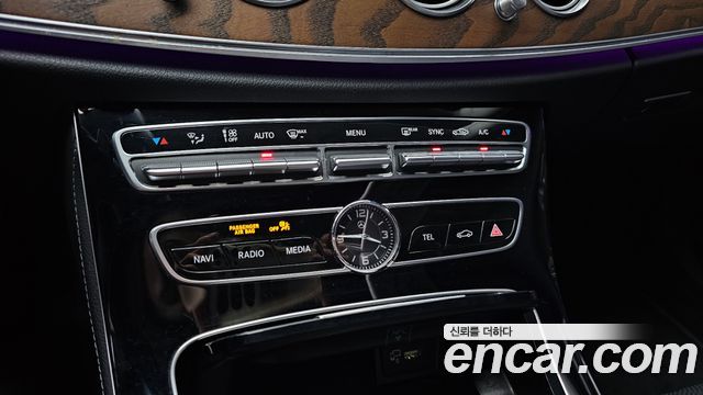 Mercedes-Benz E-Class E300 4MATIC Exclusive