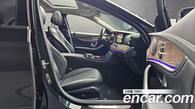Mercedes-Benz E-Class E300 4MATIC Exclusive