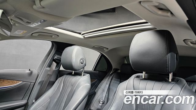 Mercedes-Benz E-Class E300 4MATIC Exclusive