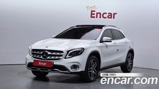 Mercedes-Benz GLA-Class GLA220 Premium