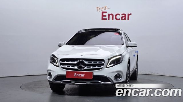 Mercedes-Benz GLA-Class GLA220 Premium