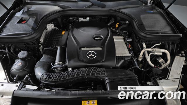 Mercedes-Benz GLC-Class GLC300 4MATIC AMG Line
