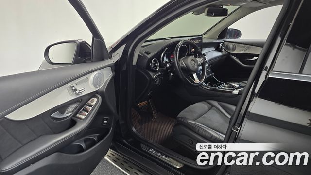 Mercedes-Benz GLC-Class GLC300 4MATIC AMG Line