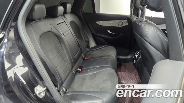 Mercedes-Benz GLC-Class GLC300 4MATIC AMG Line